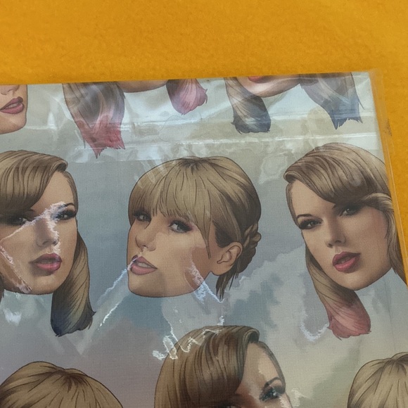 Taylor Swift Notebook - Picture 5 of 6